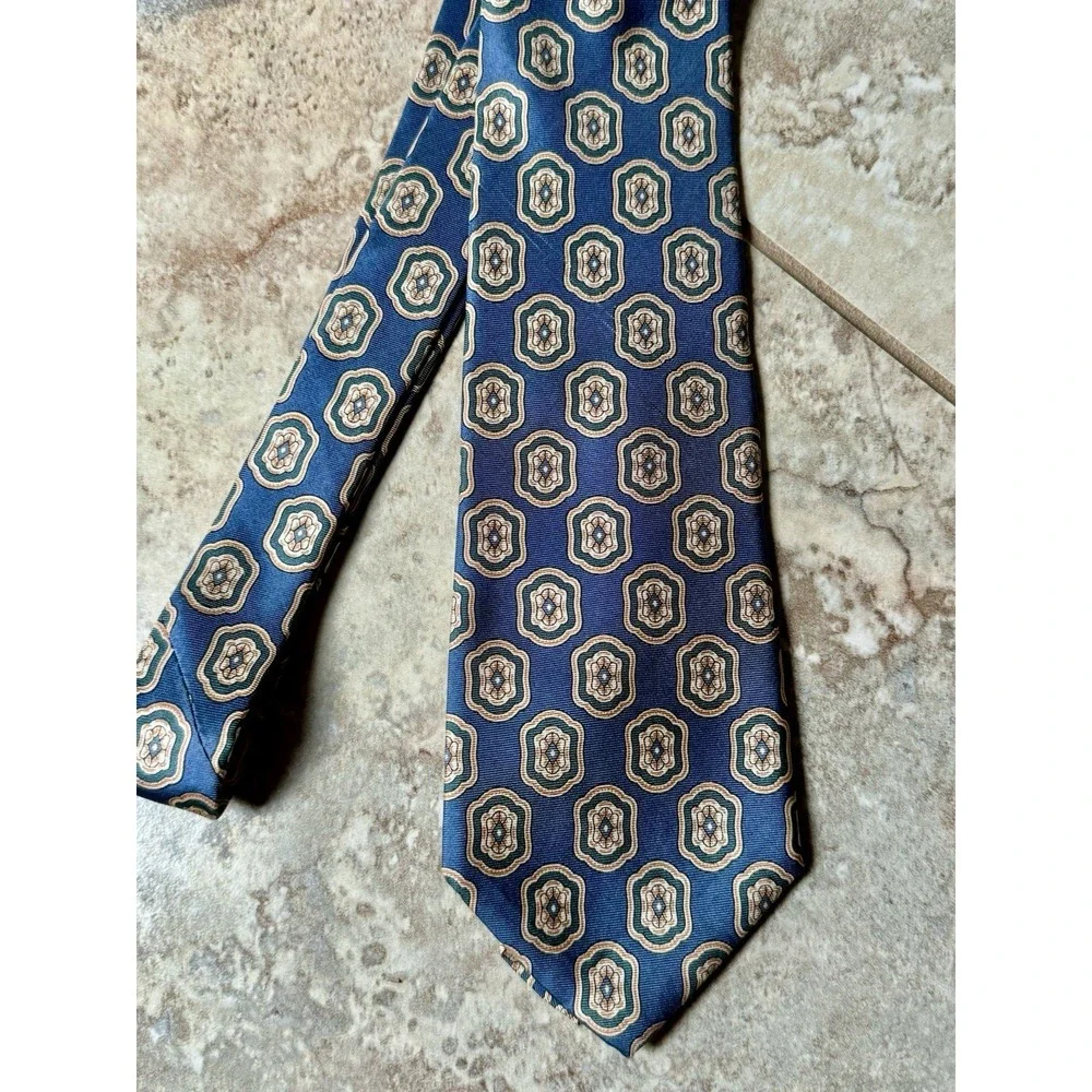 Vintage Bill Blass Blue Medallion Silk Tie‎ Classic